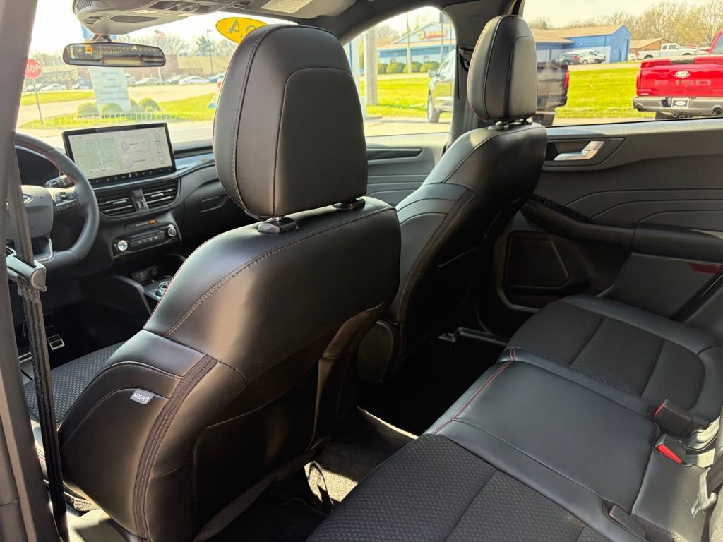 Used 2024 Ford Escape ST-Line w/ Tech Pack #1 AWD/4WD image 17