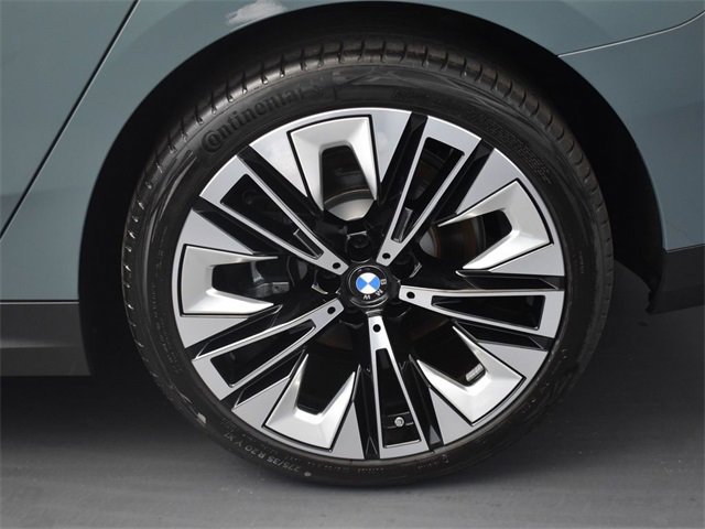 New 2024 BMW 530i w/ Premium Package image 23