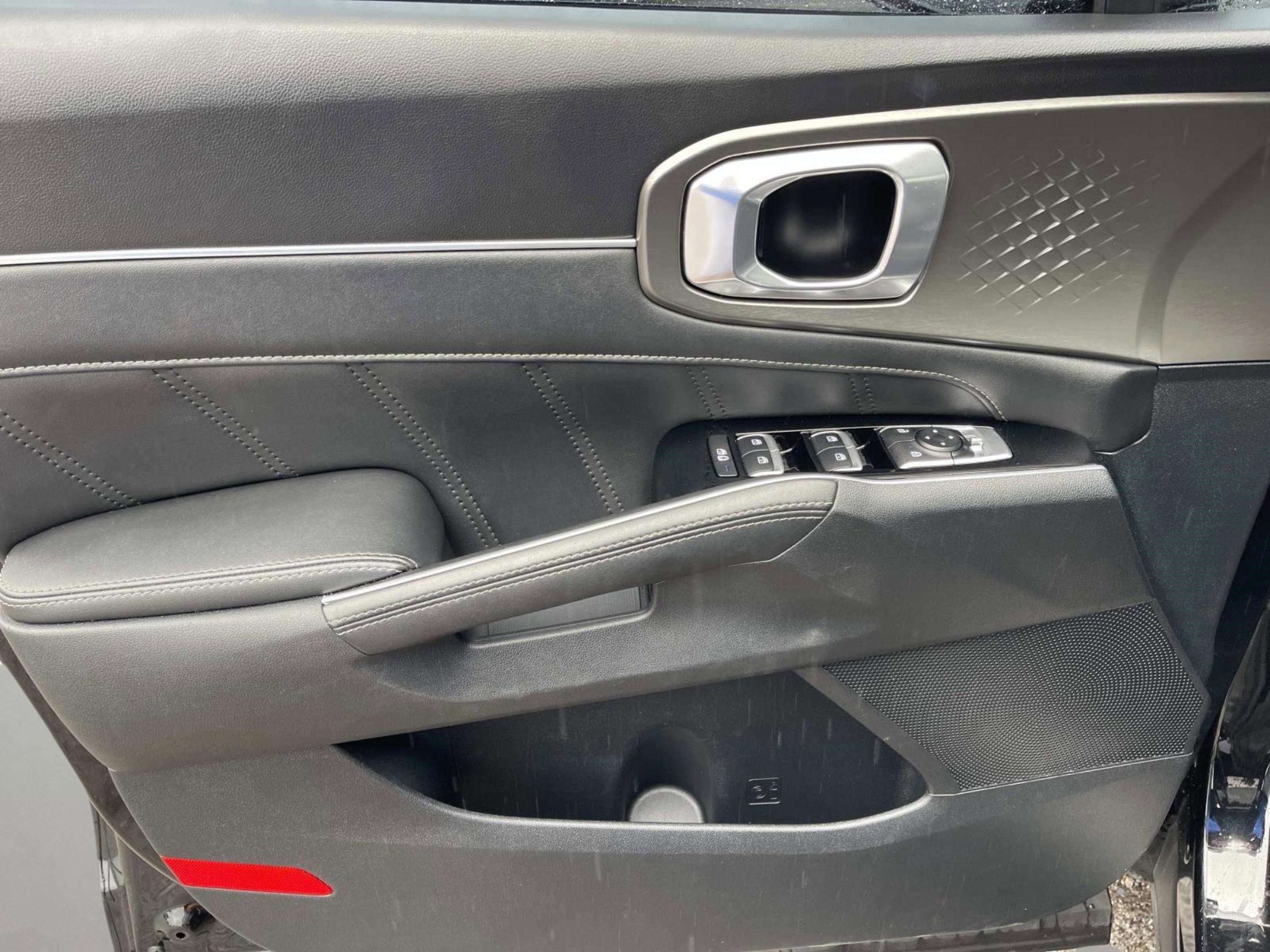 Used 2022 Kia Sorento SX image 28