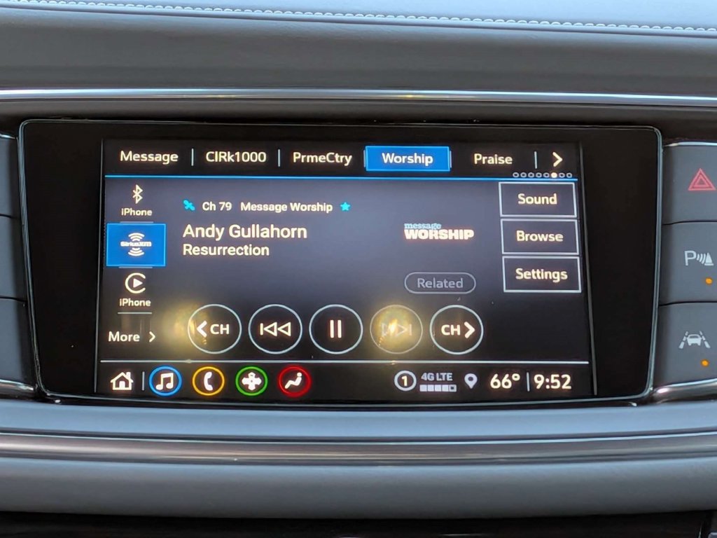 Used 2024 Buick Enclave Essence w/ Experience Buick Package FWD image 21