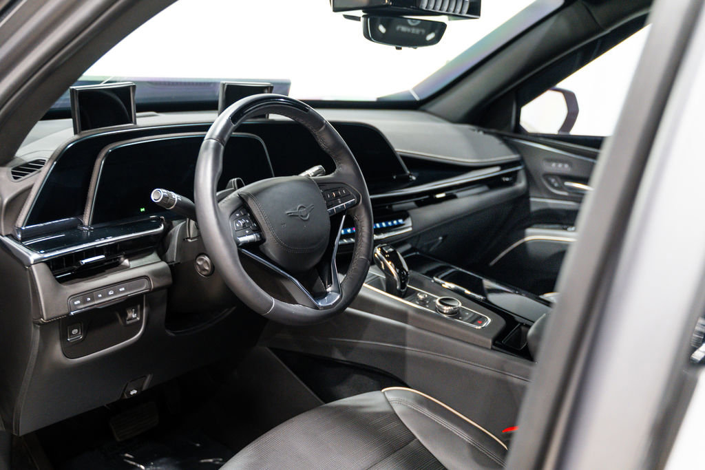 Used 2023 Cadillac Escalade Premium Luxury image 11