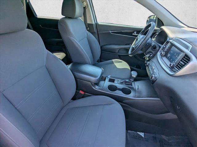 Used 2019 Kia Sorento LX image 19