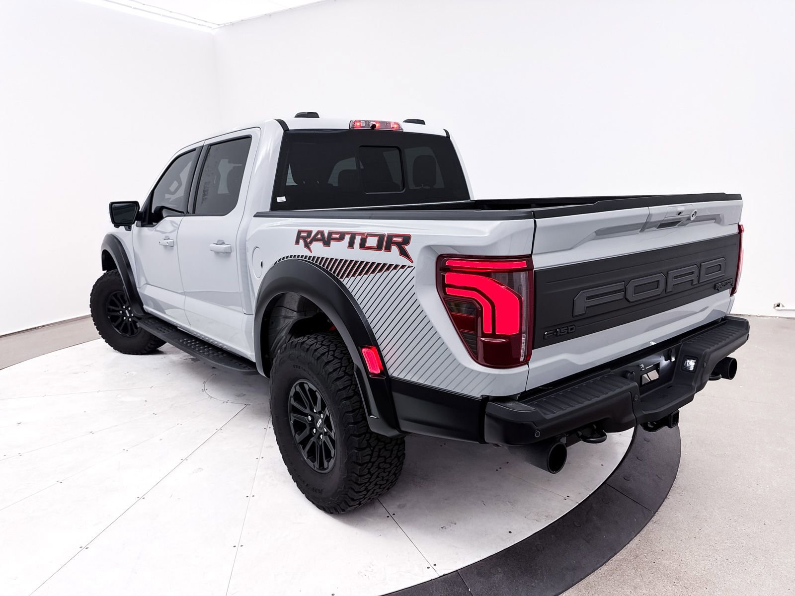 Used 2025 Ford F150 Raptor image 2