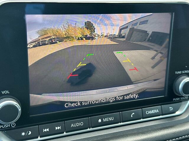 Used 2023 Nissan Rogue S image 23