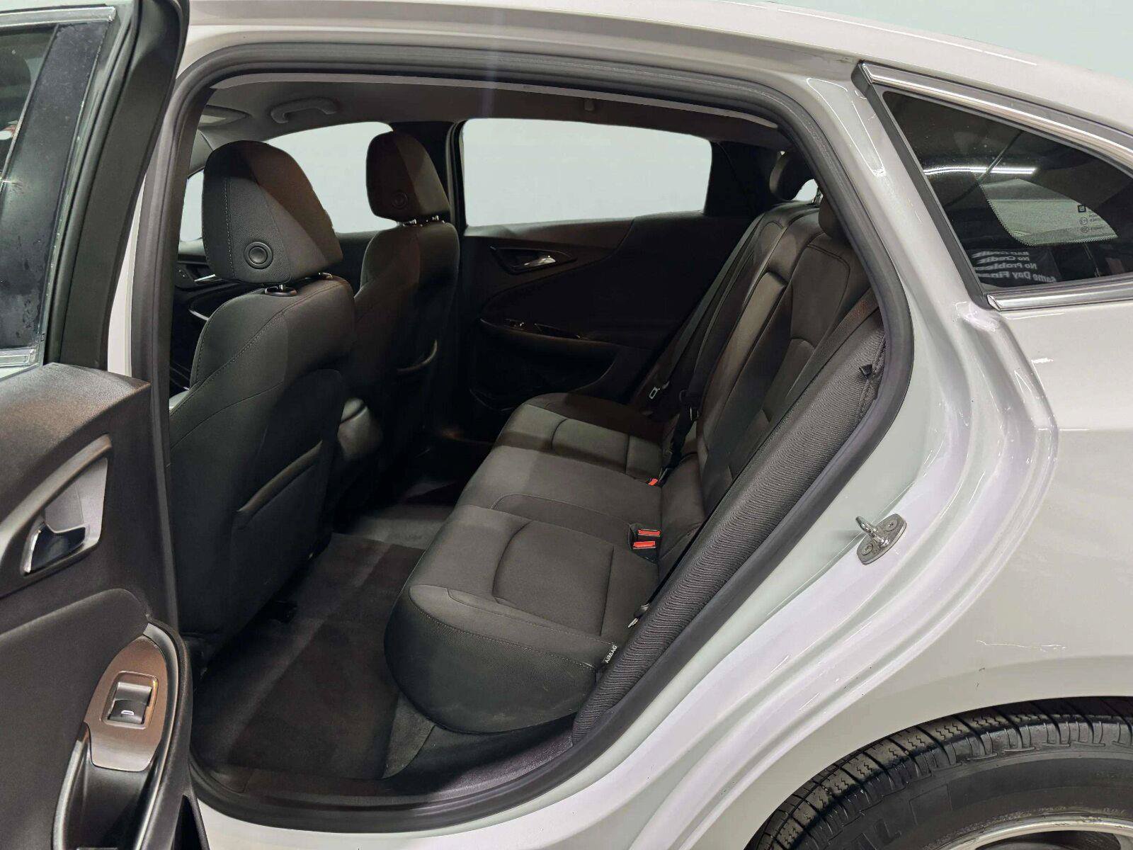 Used 2017 Chevrolet Malibu LS FWD image 38