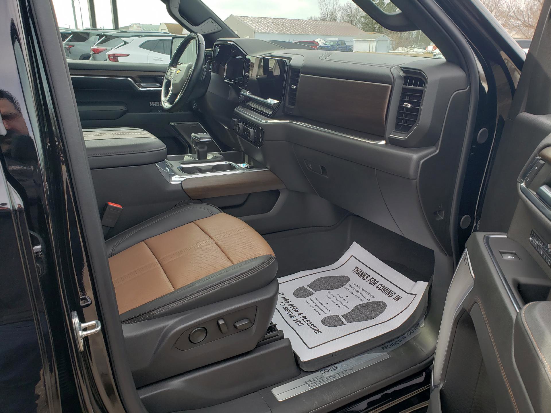 Used 2024 Chevrolet Silverado 1500 High Country w/ Technology Package AWD/4WD image 12