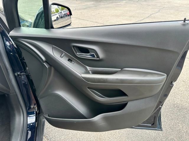 Used 2021 Chevrolet Trax LT FWD image 20