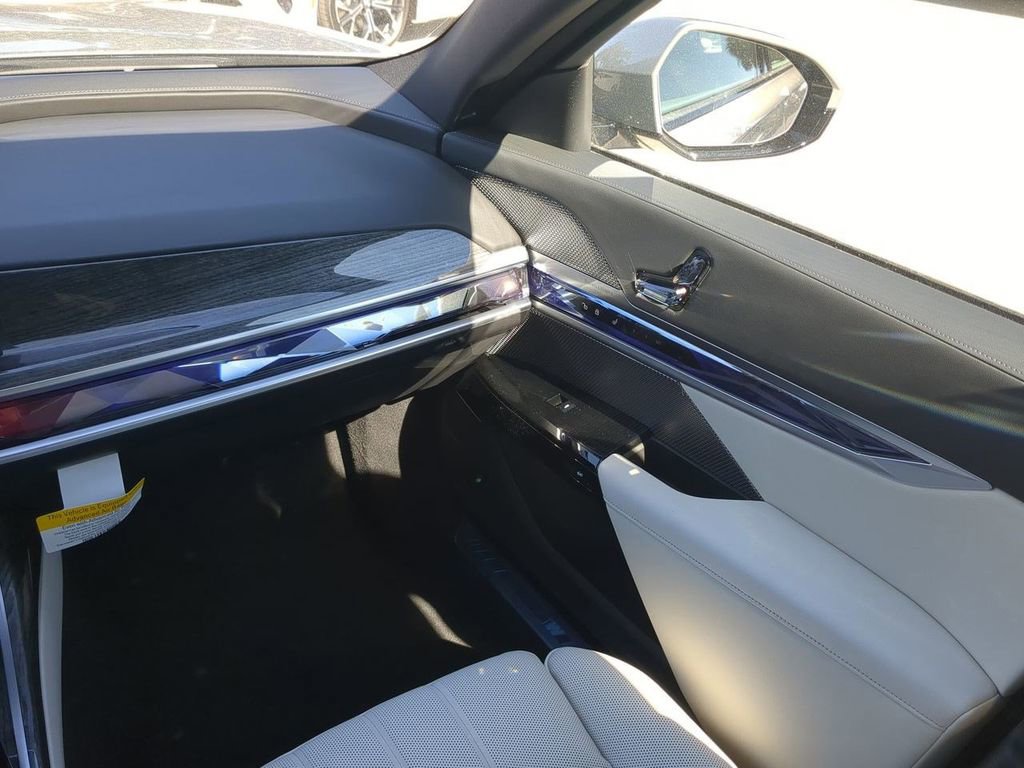 New 2026 BMW 740i w/ Premium Package image 17