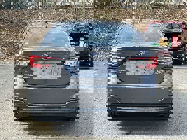 Used 2025 Subaru Legacy Premium image 4