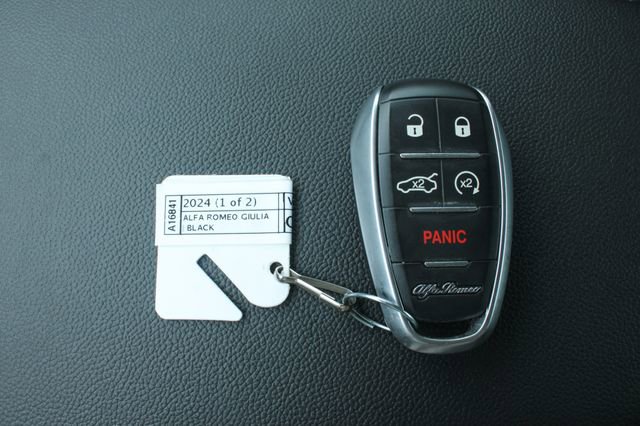 Used 2024 Alfa Romeo Giulia Ti AWD/4WD image 30