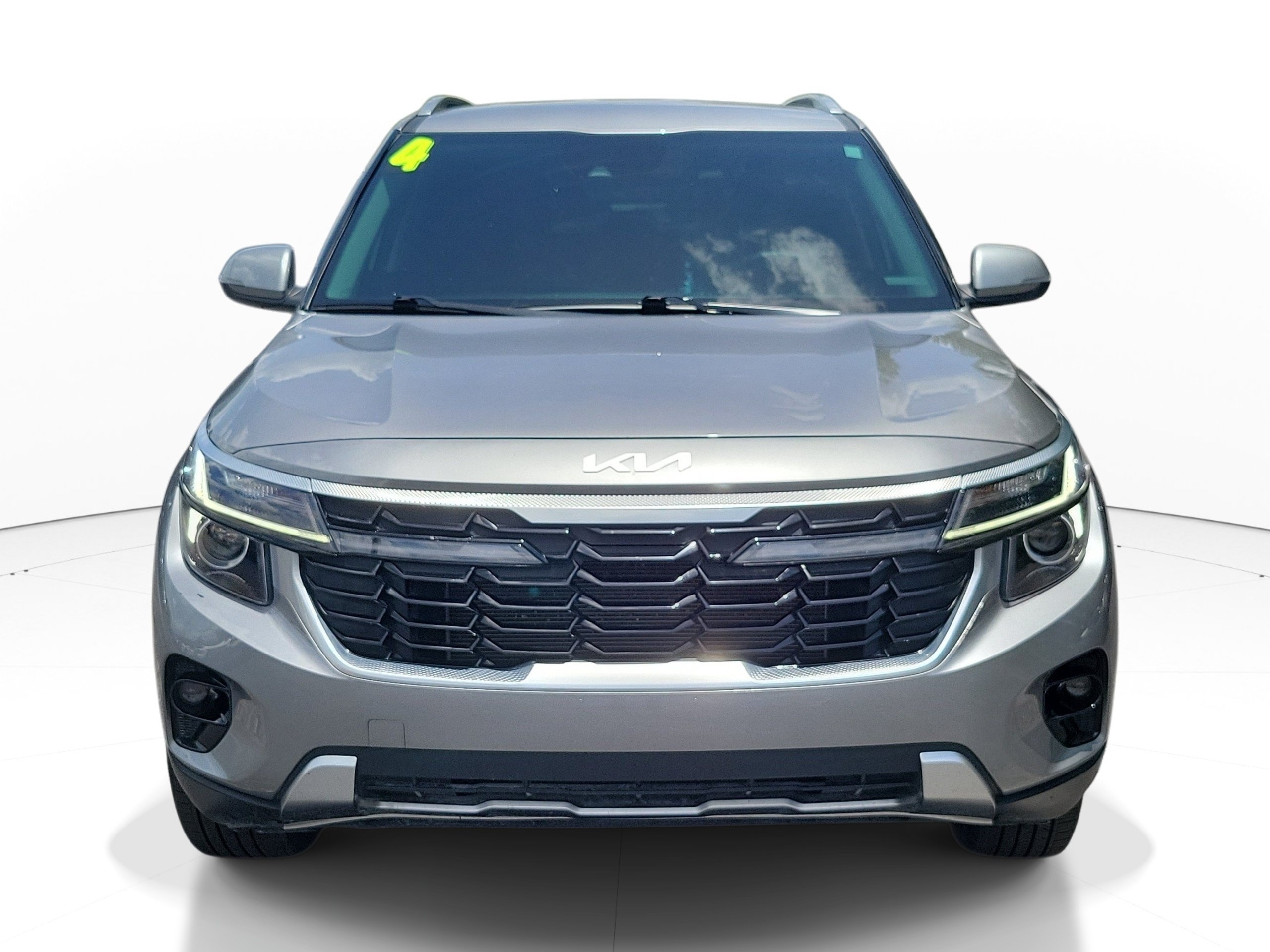 Used 2024 Kia Seltos S AWD/4WD image 2
