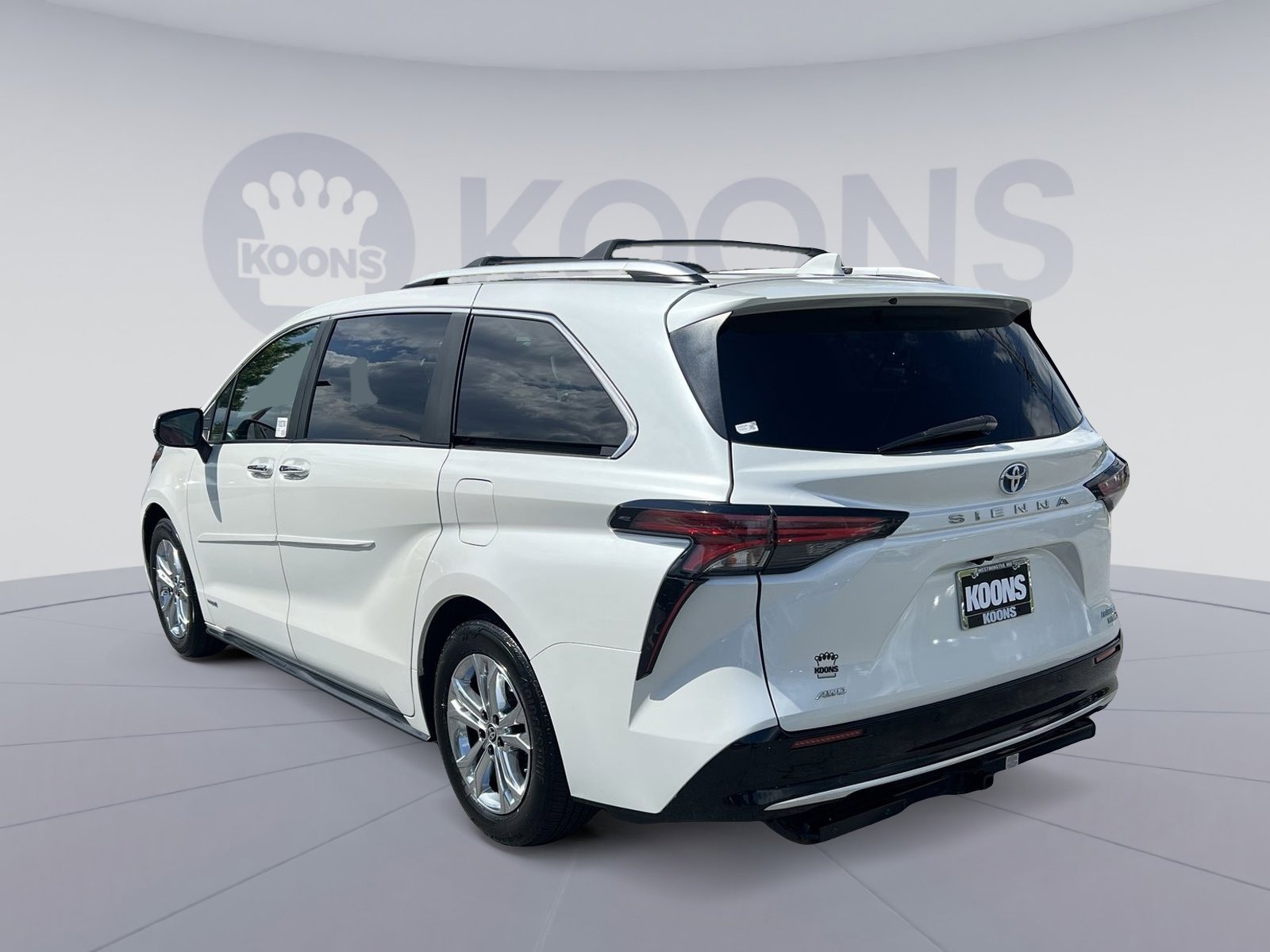 Used 2021 Toyota Sienna Platinum AWD/4WD image 4