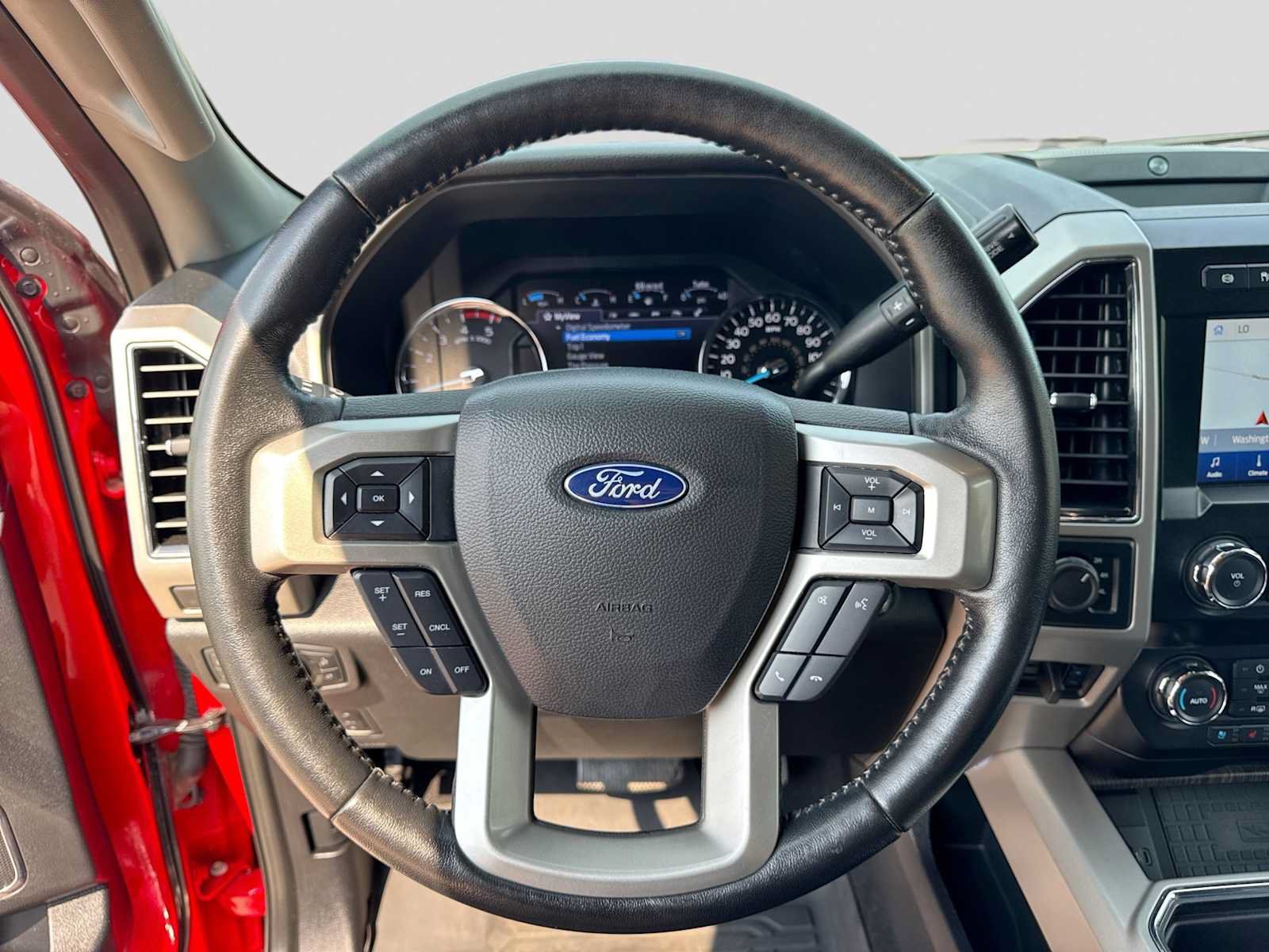 Used 2020 Ford F250 Lariat w/ Lariat Ultimate Package AWD/4WD image 23
