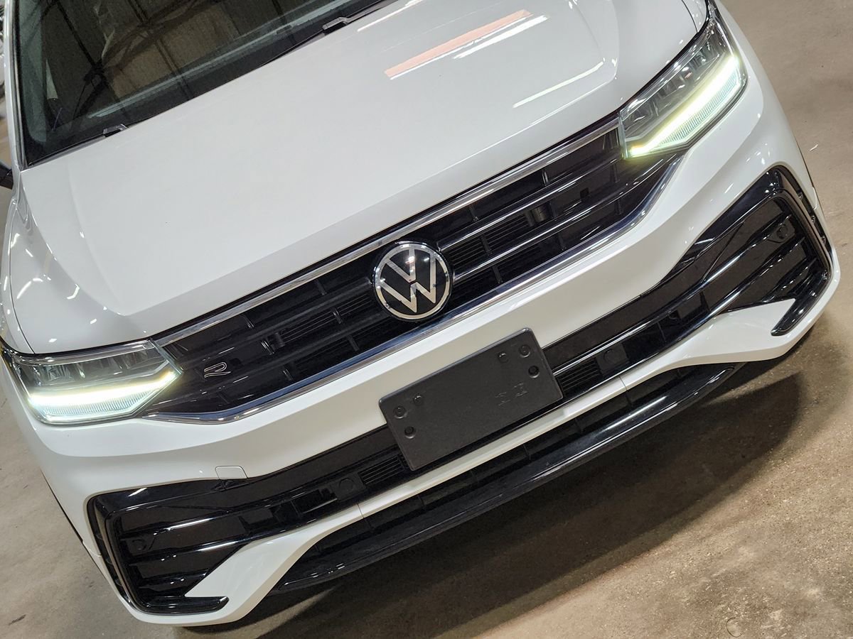 Used 2022 Volkswagen Tiguan SE R-Line FWD image 19