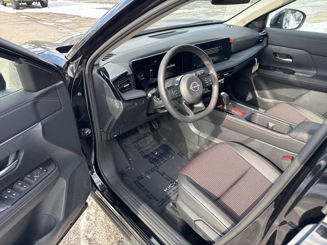 New 2026 Nissan Kicks SR image 40