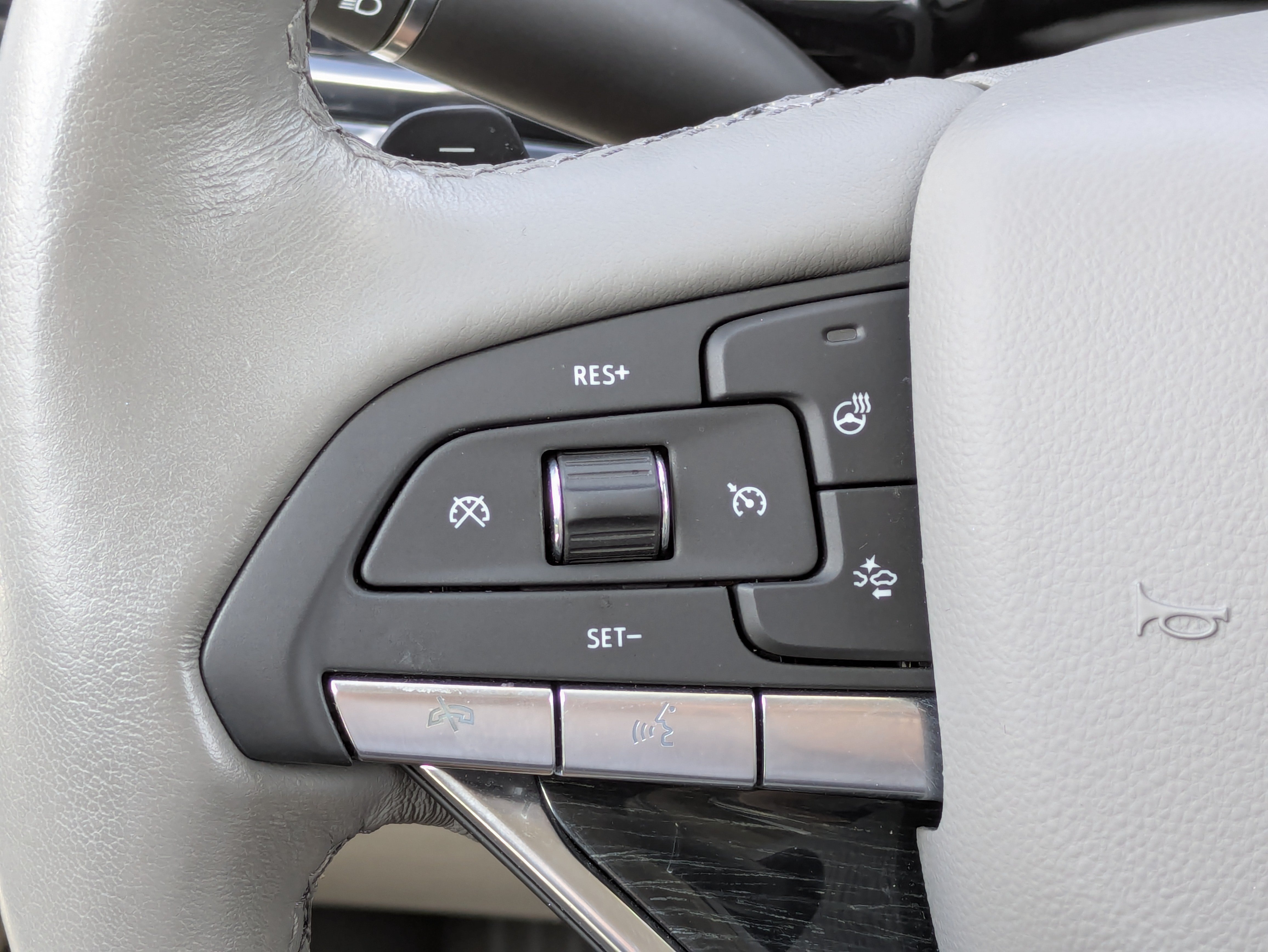 Certified 2024 Cadillac XT6 Premium Luxury FWD image 23