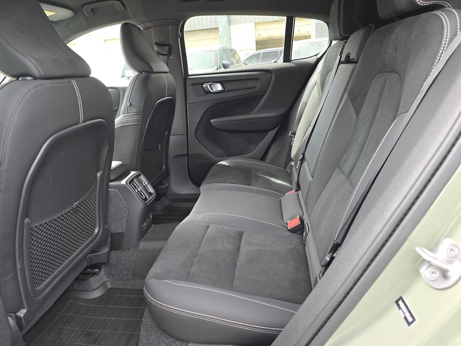 Certified 2023 Volvo C40 P8 Recharge Ultimate w/ Protection Package Premier AWD/4WD image 16