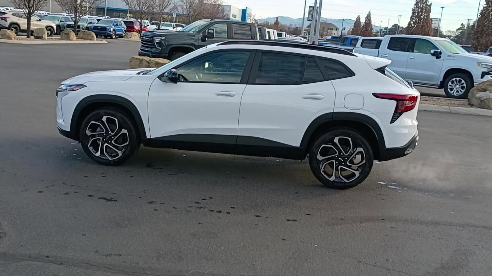 New 2026 Chevrolet Trax RS w/ Sunroof Package image 5