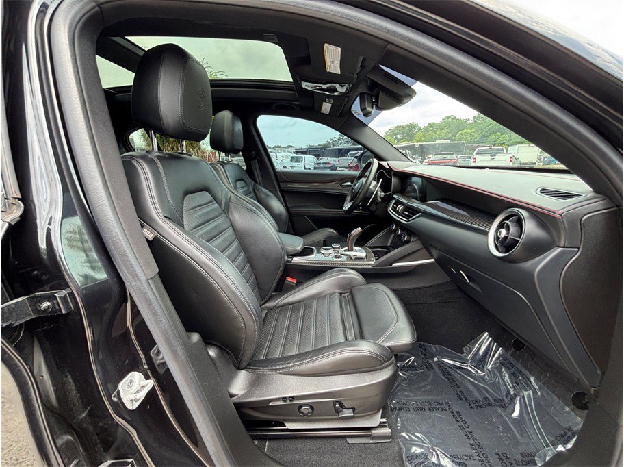 Used 2023 Alfa Romeo Stelvio Estrema AWD/4WD image 47