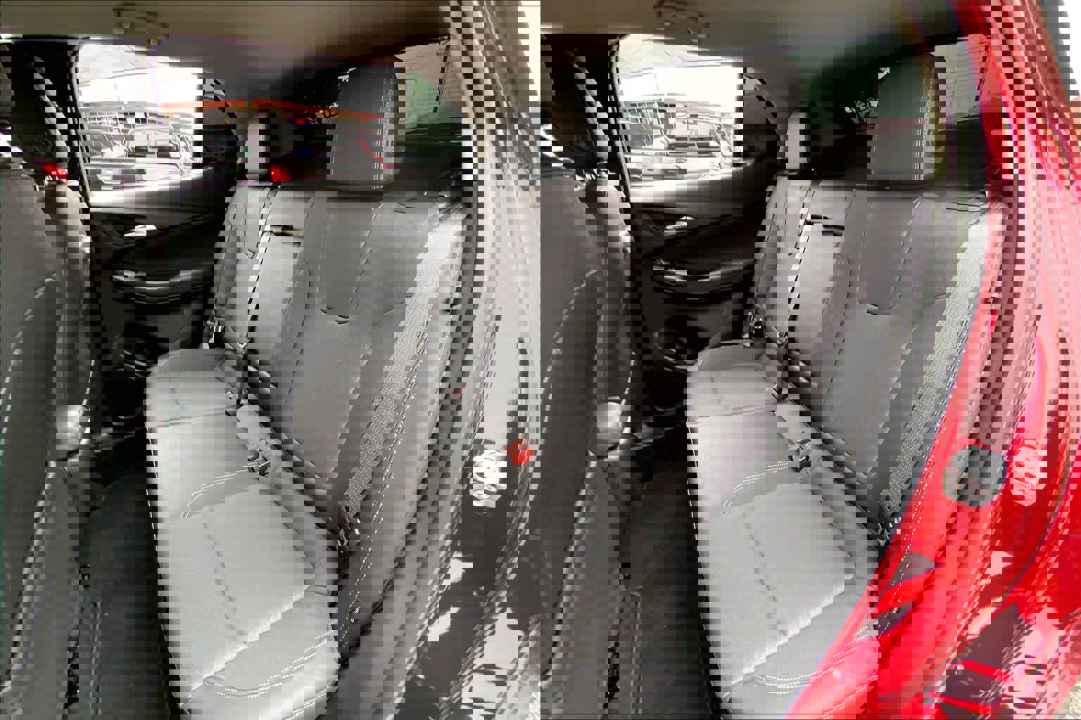 Used 2022 Buick Encore GX Select w/ Sport Touring Package FWD image 21