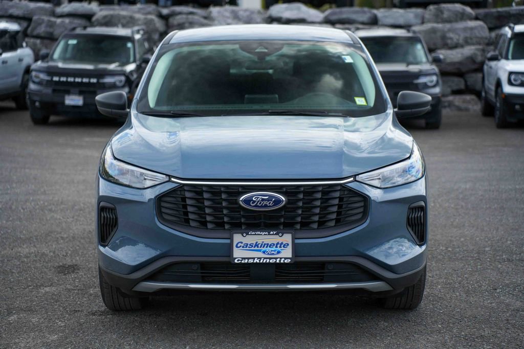 Used 2023 Ford Escape Active AWD/4WD image 2