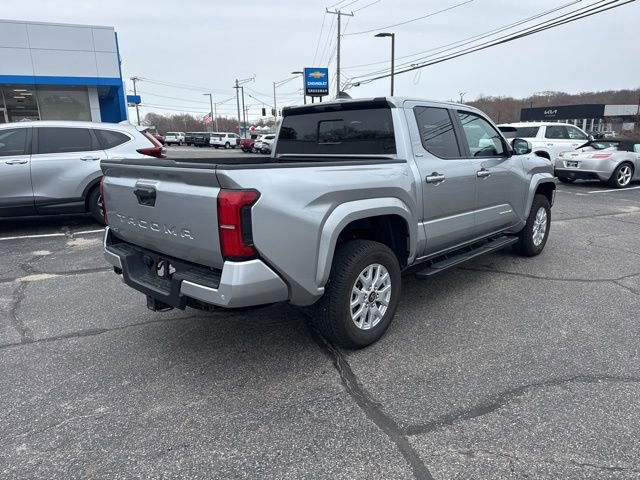 Used 2025 Toyota Tacoma SR5 w/ SR5 Upgrade Package AWD/4WD image 8