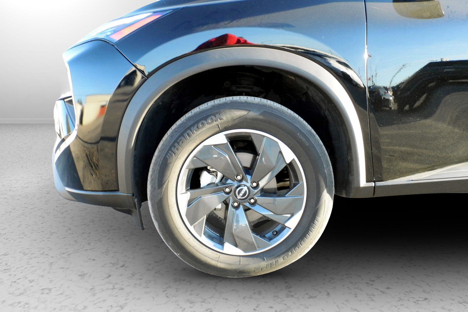 Used 2024 Nissan Rogue SV image 11