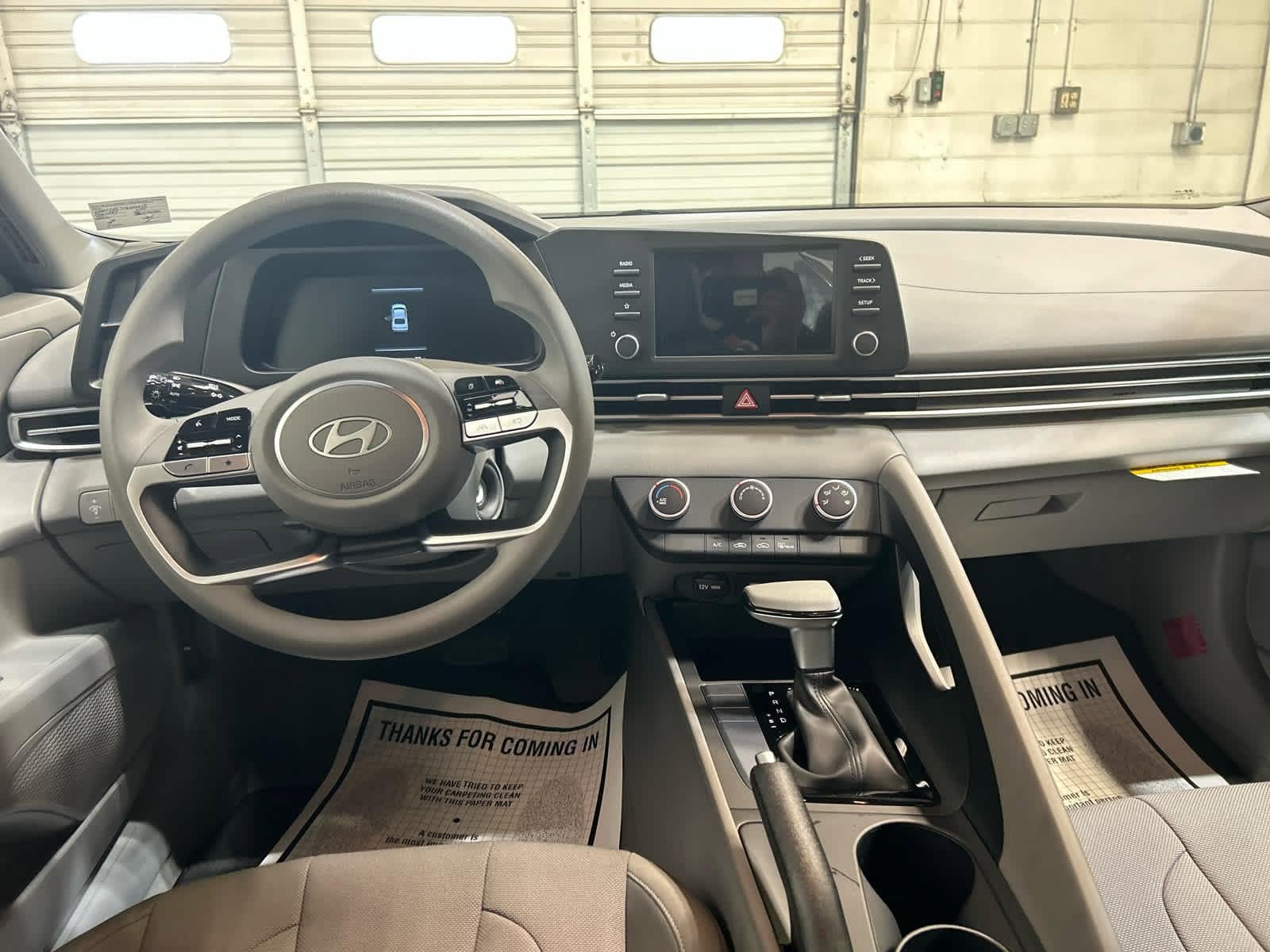 New 2026 Hyundai Elantra SE FWD image 4