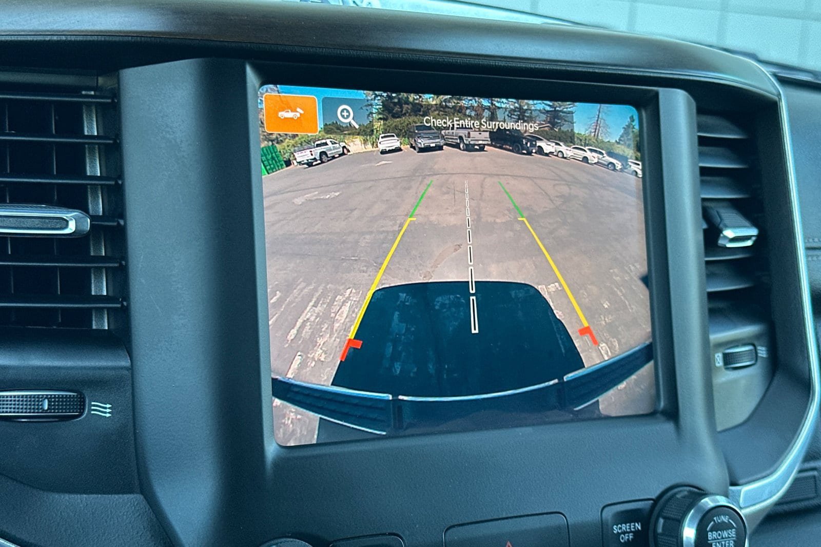 Used 2022 RAM 1500 Laramie AWD/4WD image 18
