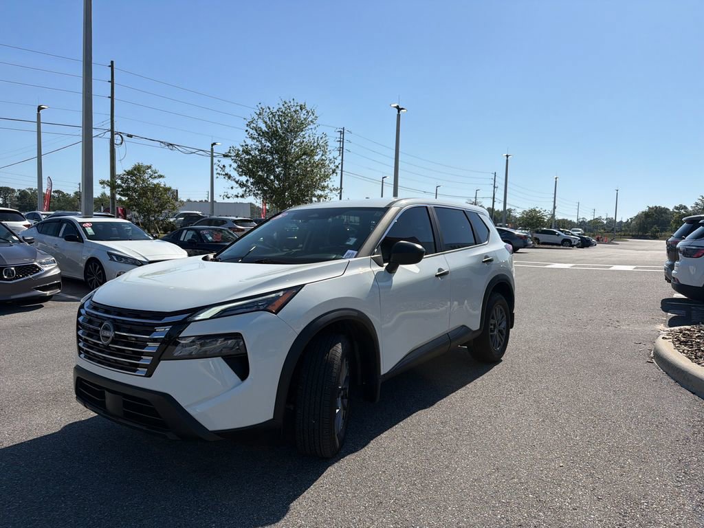 Certified 2025 Nissan Rogue S FWD image 3