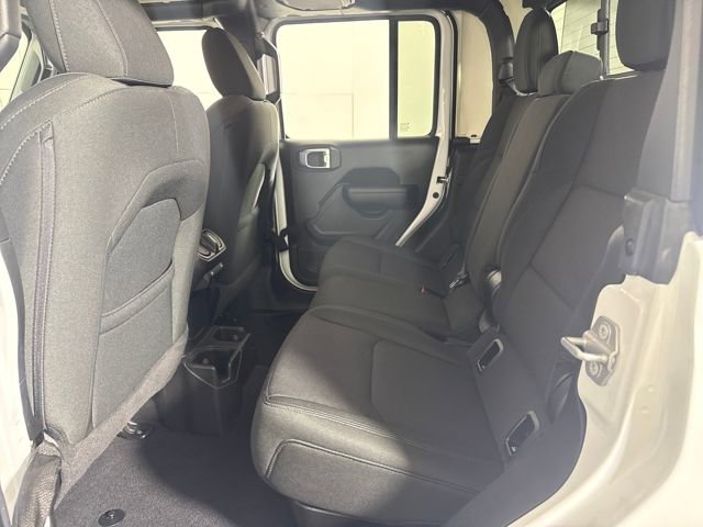 Used 2021 Jeep Gladiator Sport image 14