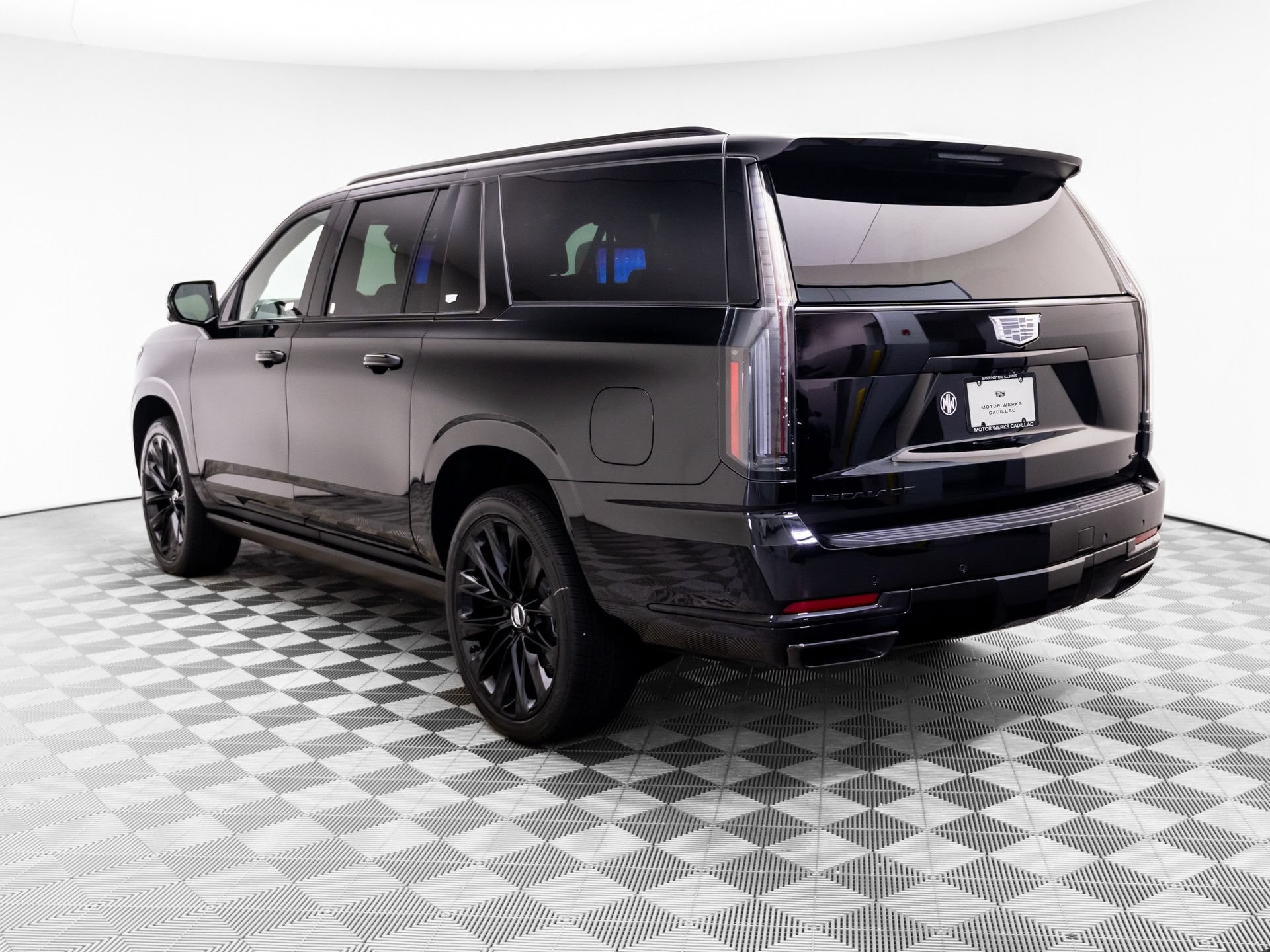 New 2026 Cadillac Escalade ESV Platinum Sport w/ LPO, ONYX Package AWD/4WD image 3