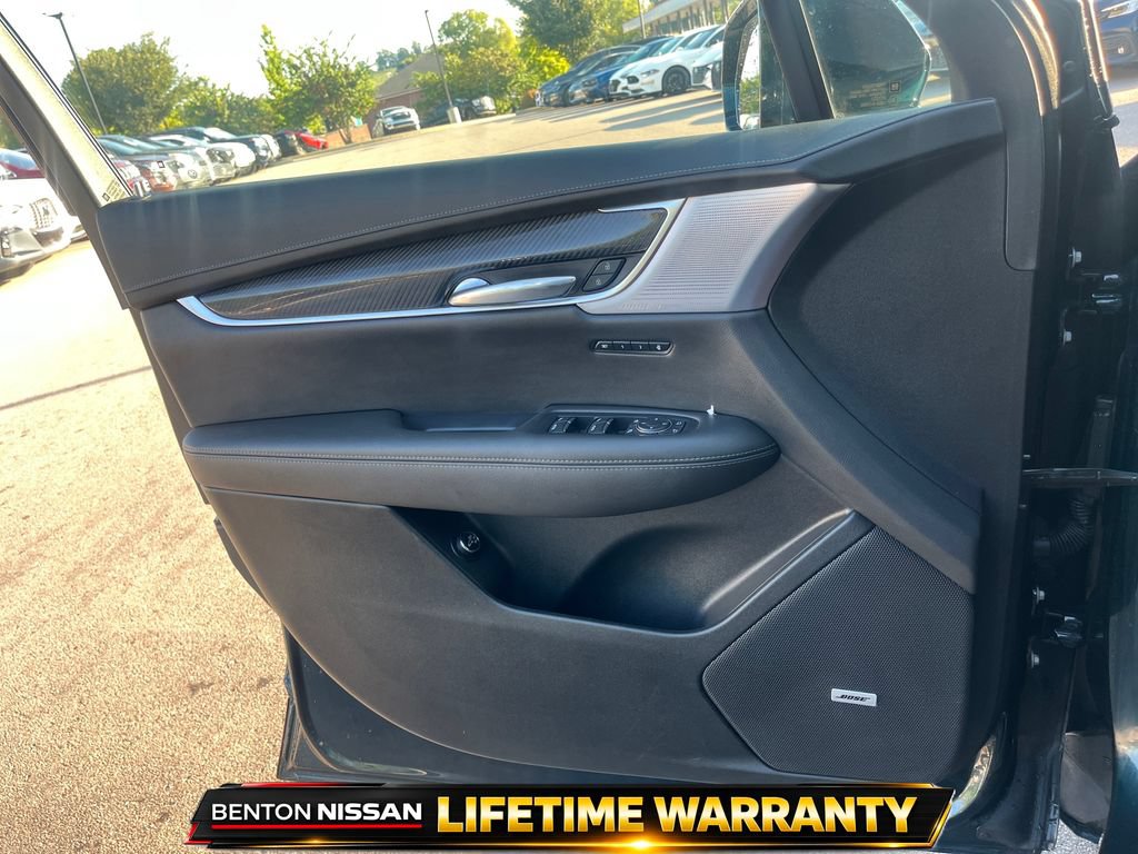 Used 2024 Cadillac XT6 Sport w/ Technology Package AWD/4WD image 12