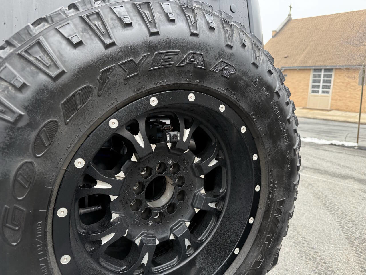 Used 2017 Jeep Wrangler Unlimited Sahara w/ Connectivity Group image 10