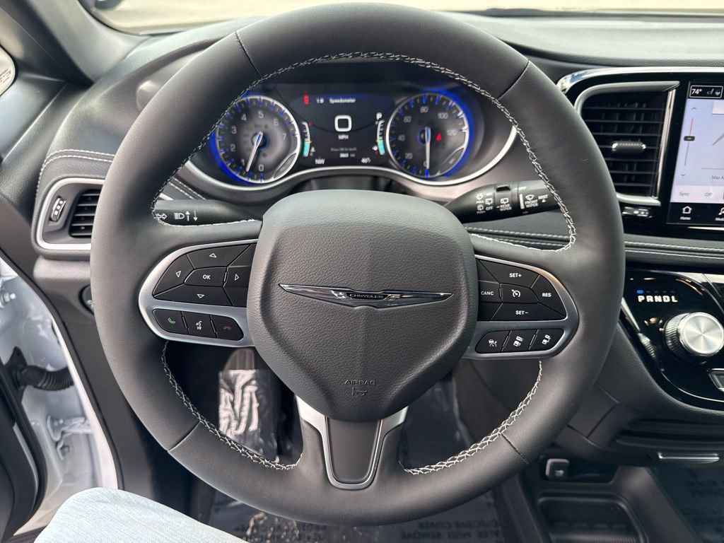 New 2026 Chrysler Pacifica Select FWD image 10