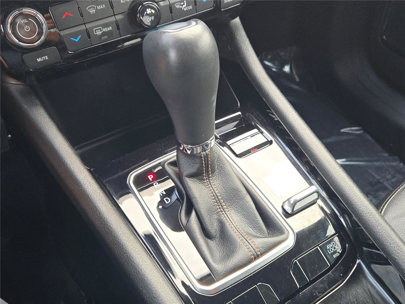 Used 2022 Jeep Compass Limited image 32