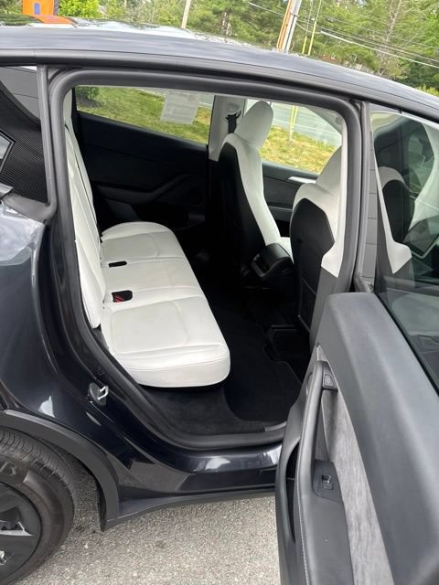 Used 2024 Tesla Model Y 2WD image 18