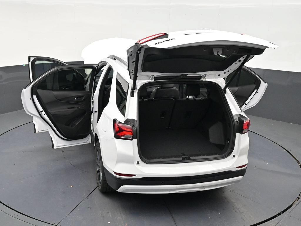 Used 2024 Chevrolet Equinox RS FWD image 31