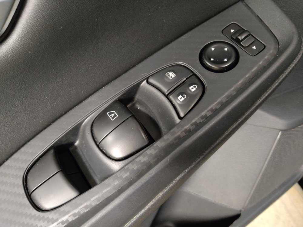 Used 2025 Nissan Sentra SV FWD image 27