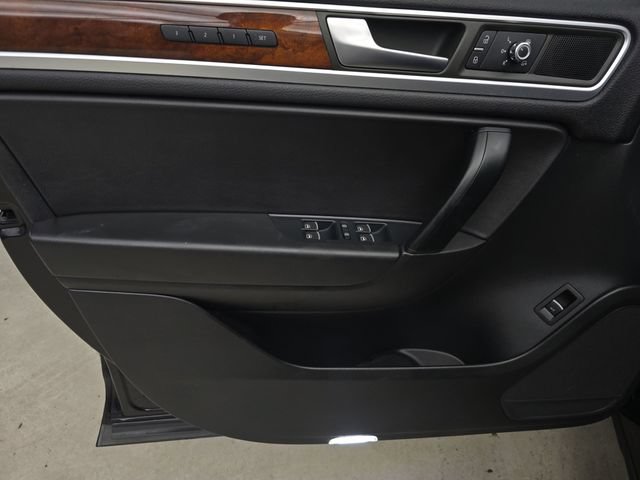 Used 2012 Volkswagen Touareg VR6 AWD/4WD image 26