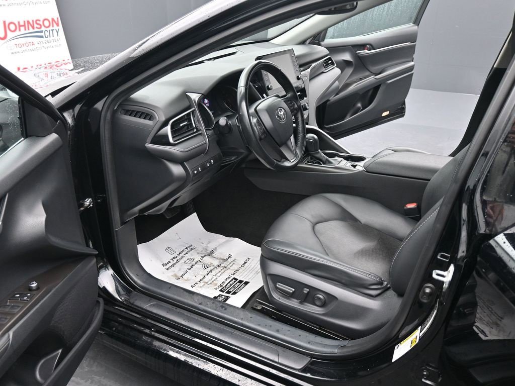 Used 2023 Toyota Camry XSE image 18