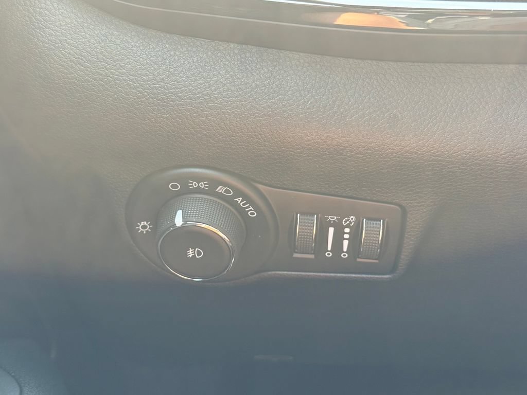 New 2026 Jeep Compass Latitude AWD/4WD image 19