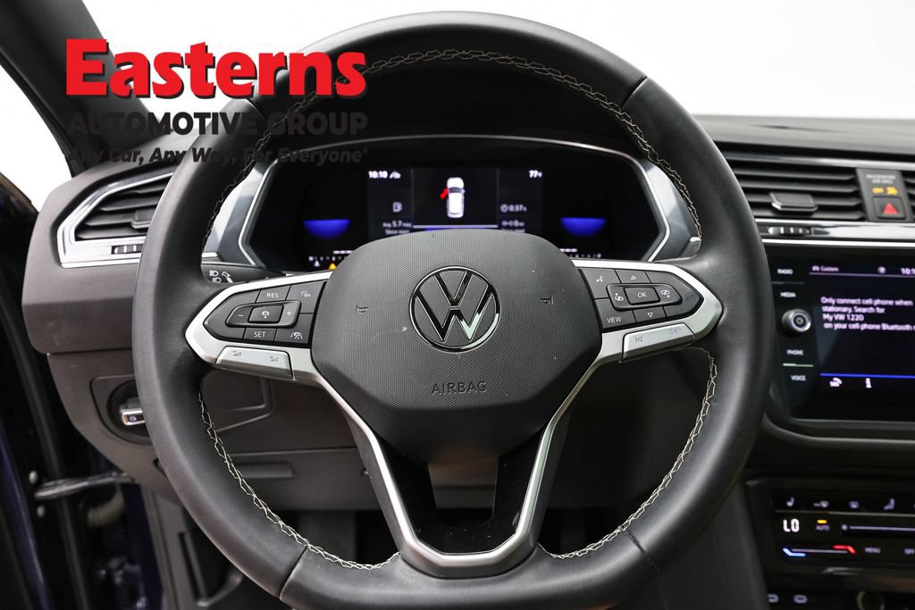 Used 2022 Volkswagen Tiguan SE w/ Panoramic Sunroof Package AWD/4WD image 19