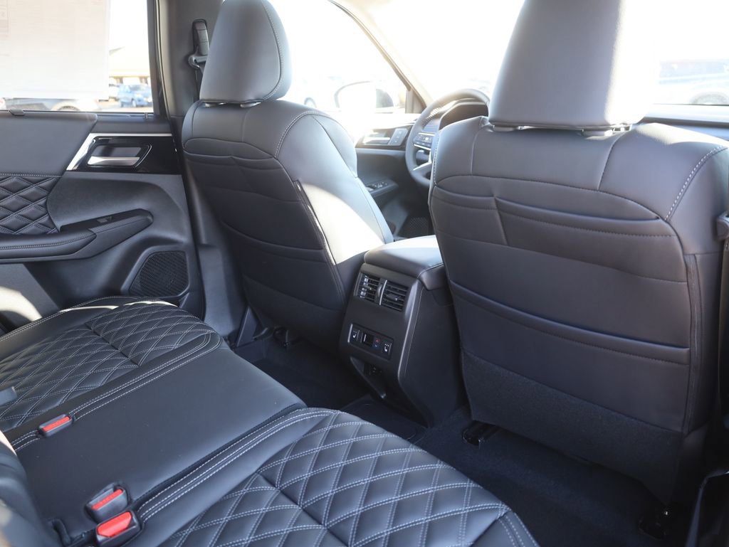 New 2025 Mitsubishi Outlander SEL image 19