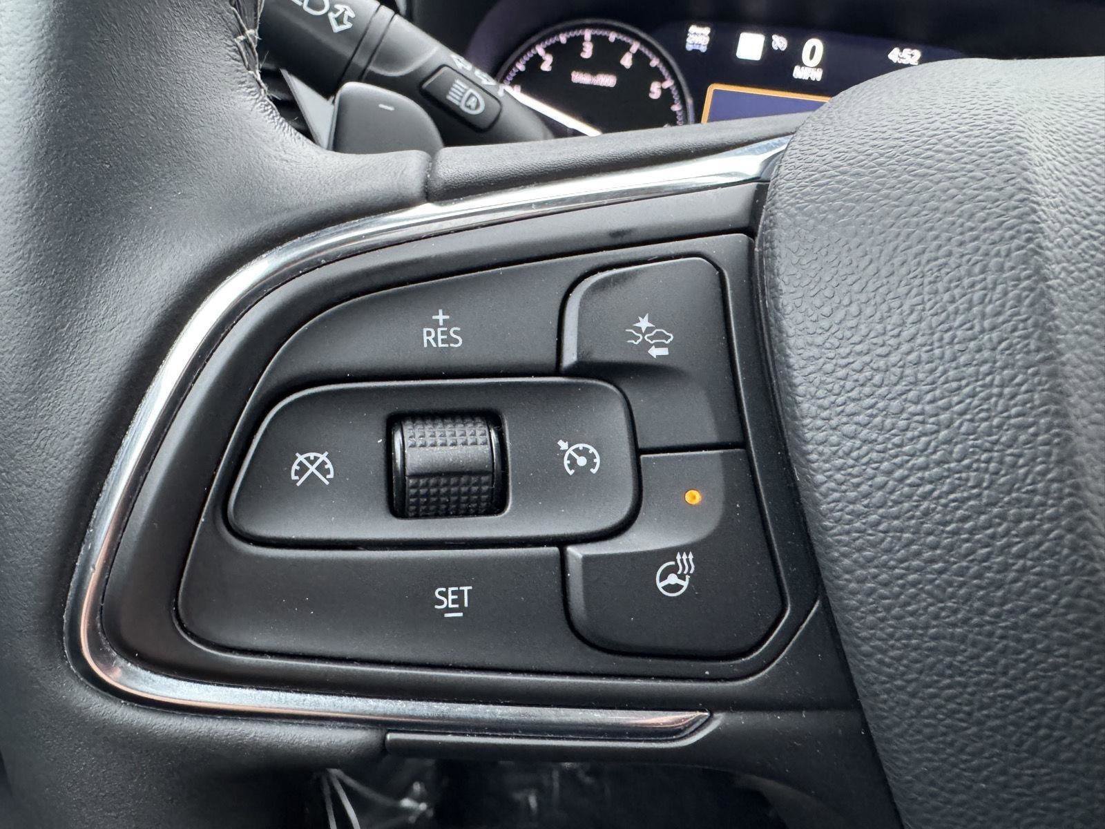 Used 2022 Buick Envision Avenir w/ Technology Package II image 28