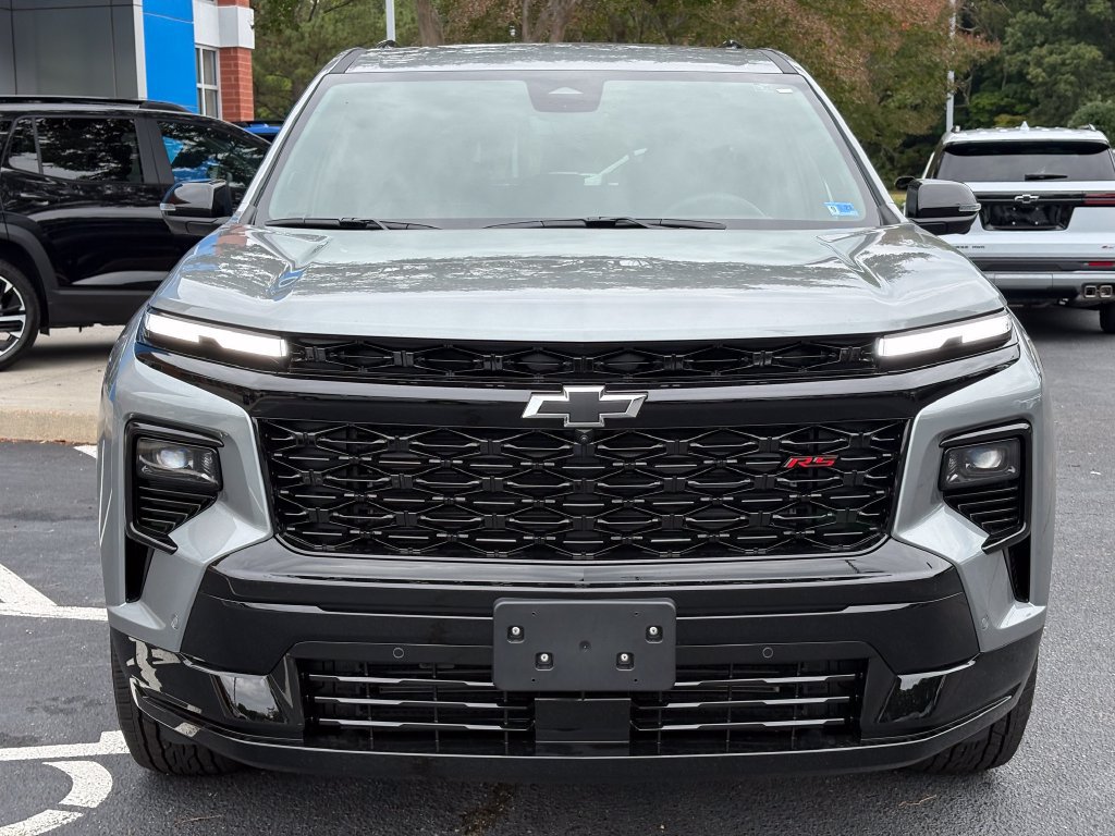 New 2027 Chevrolet Traverse RS w/ LPO, Floor Liner Package FWD image 3