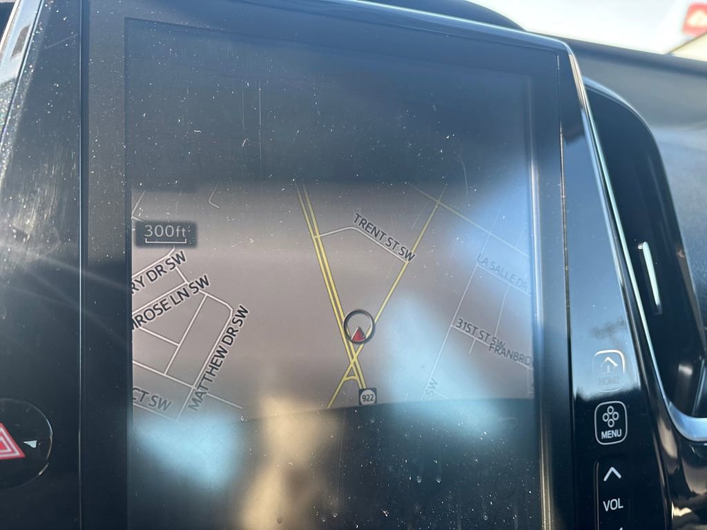 Used 2017 Toyota Prius Prime Premium image 27