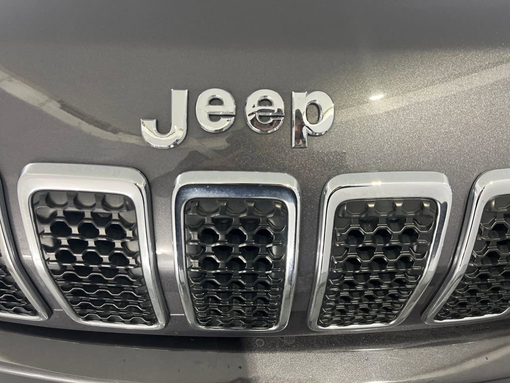 Used 2019 Jeep Cherokee Latitude Plus image 36
