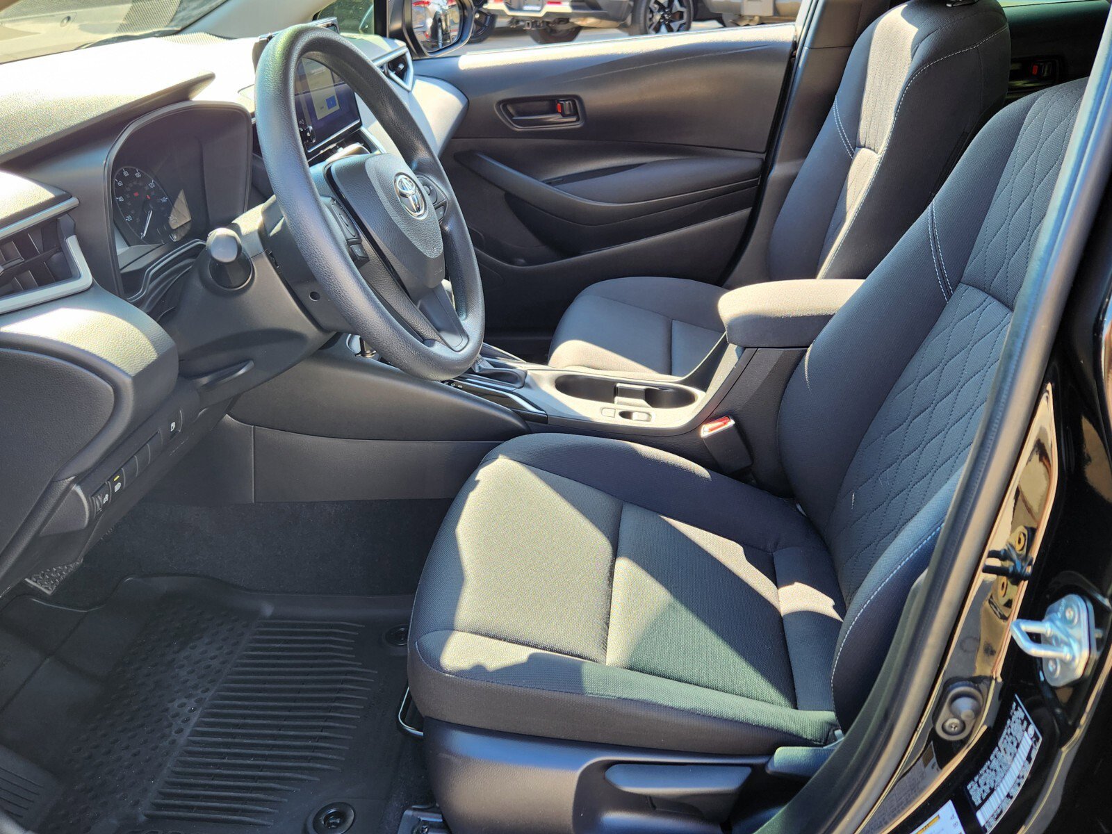 Certified 2025 Toyota Corolla LE image 4