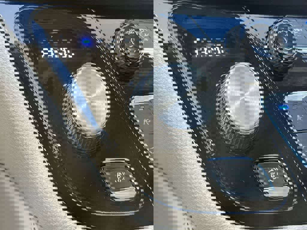 Used 2022 Chrysler Pacifica Limited image 21